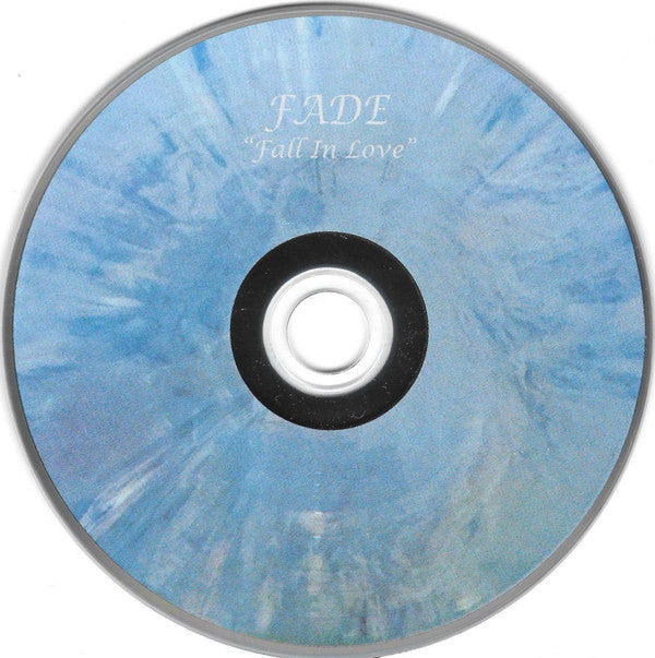 FADE (32) : Fall In Love (CD, EP)