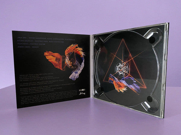 Trokut (2) : Shapeless (CD, Album, Dig)