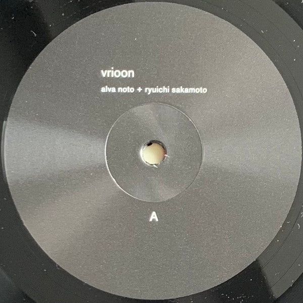 Alva Noto + Ryuichi Sakamoto : Vrioon (2xLP, Album, RE, RM, Gat)